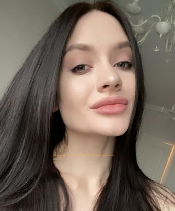 Готова погрузить тебя в мир наслаждения и релаксации. 💋
Мои услуги разнообразны: классический и эротический массаж, французский без резинки, GFE, ролевые игры и многое другое. 🎭
Обещаю незабываемые моменты и расслабление после напряженного дня. Внешность соответствует фото, которые можешь увидеть. 💯
Отзывы моих довольных клиентов говорят сами за себя – убедись сам! 🥰
📞 Запишись на встречу со мной уже сейчас и погрузись в мир наслаждения в Москве! ✨ Виктория